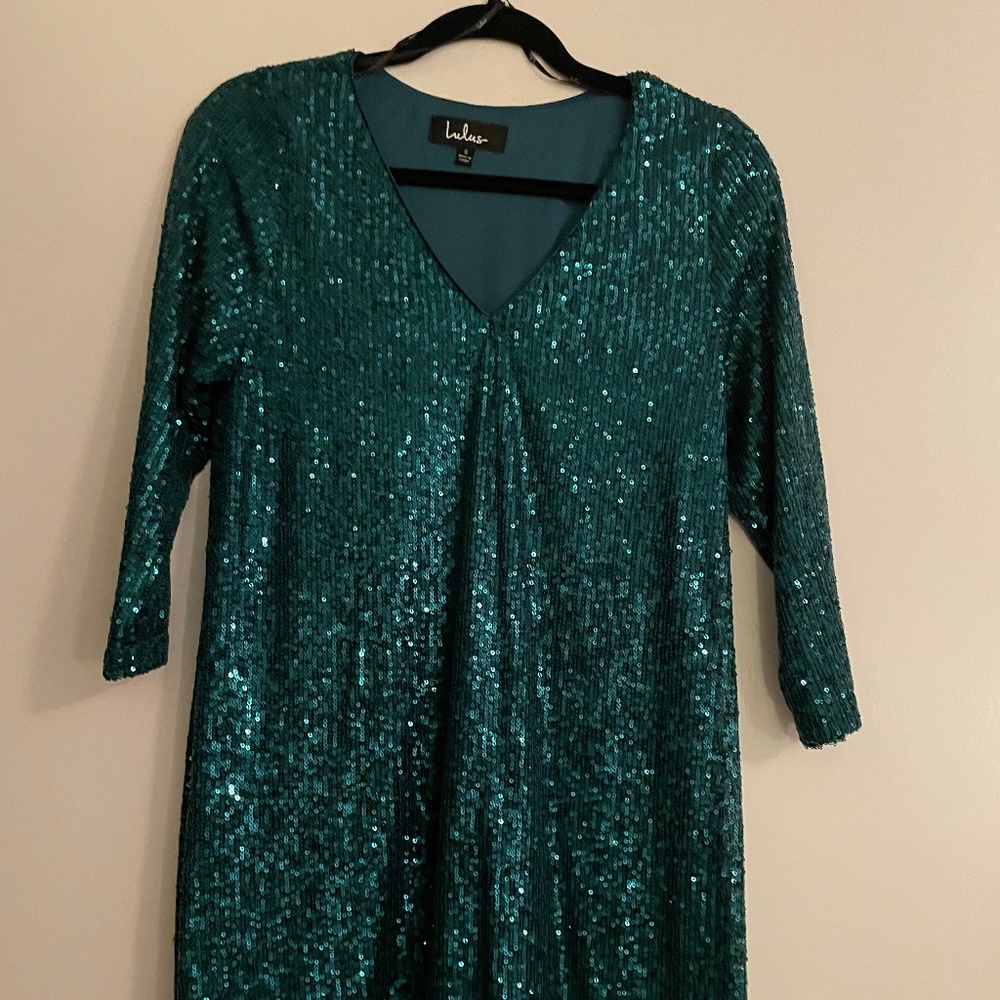 Green Sequin Lulus dress